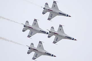 General Dynamics F-16C Fighting Falcons of the US Air Force Thunderbirds, Luke Air Force Base, March 19, 2011